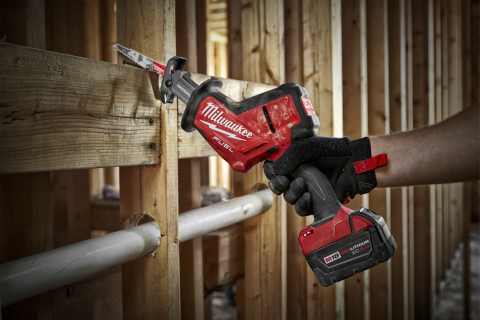 Milwaukee m18 deals fuel hacksaw